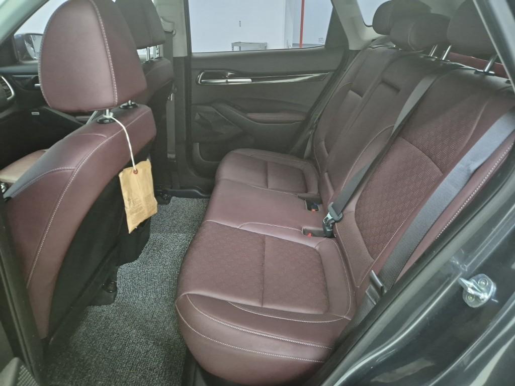 KIA Seltos - Vista 12