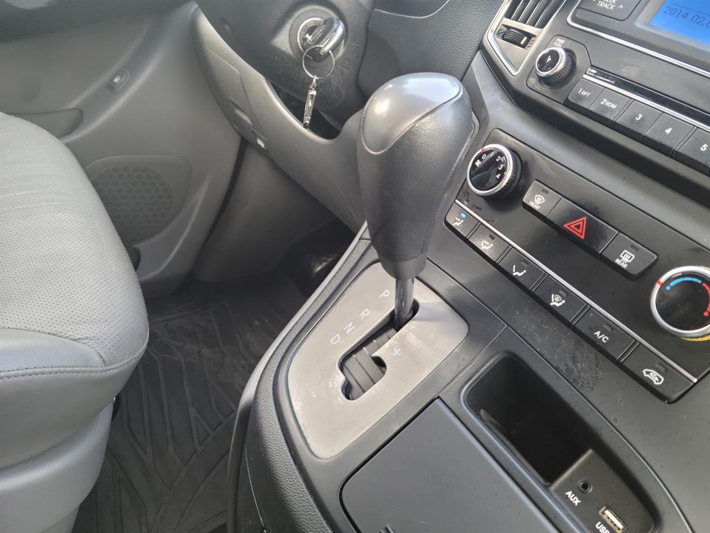 HYUNDAI Starex - Vista 10