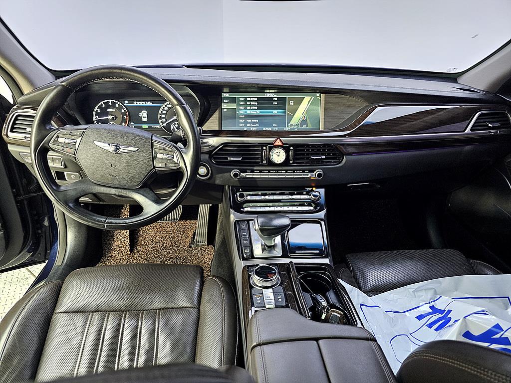 Genesis EQ900 - Vista 5