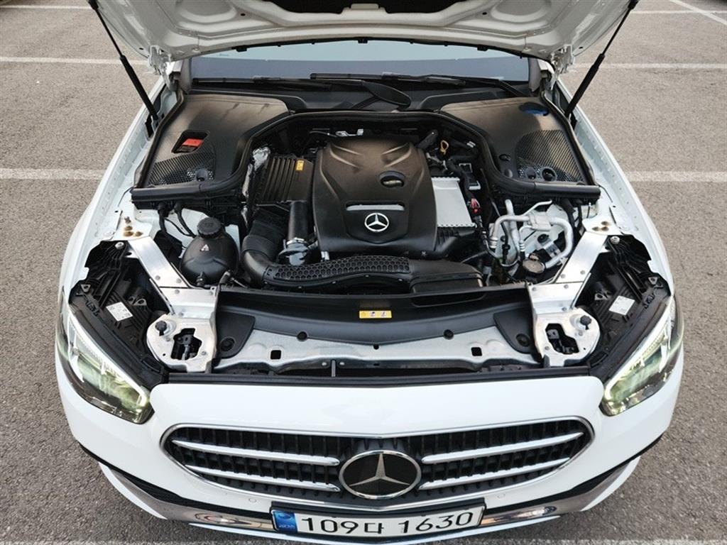 Mercedes Benz E class - Vista 6