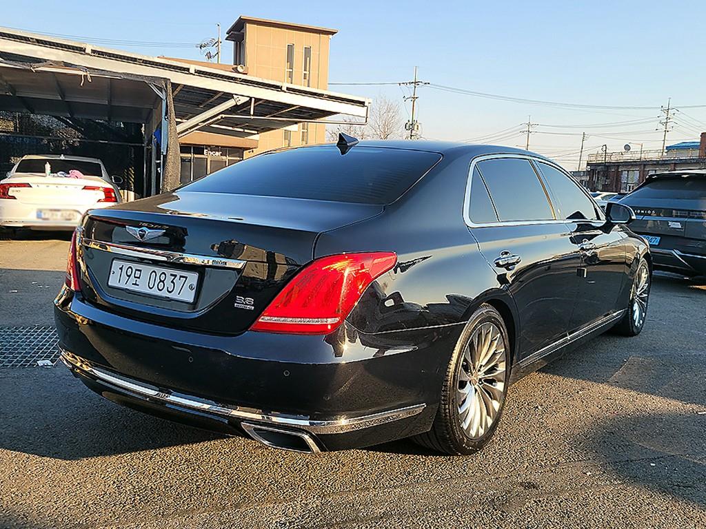 Genesis EQ900 - Vista 4