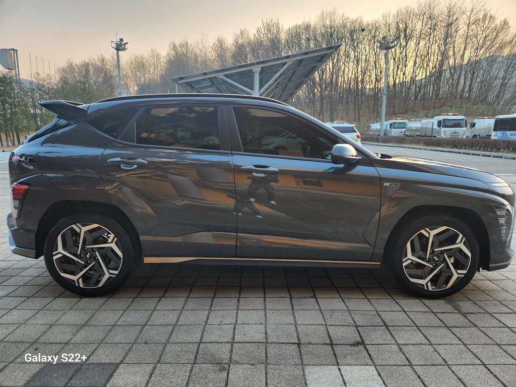 HYUNDAI Kona - Vista 5