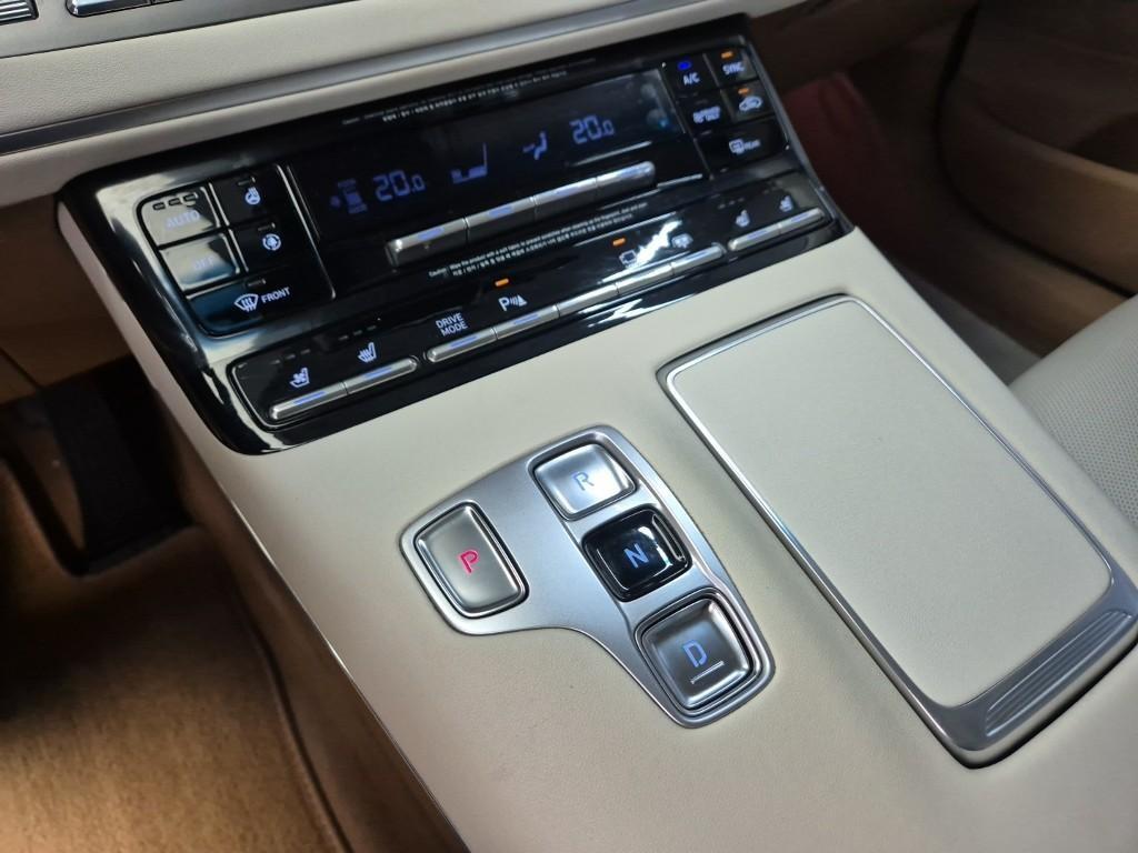 HYUNDAI Grandeur - Vista 11