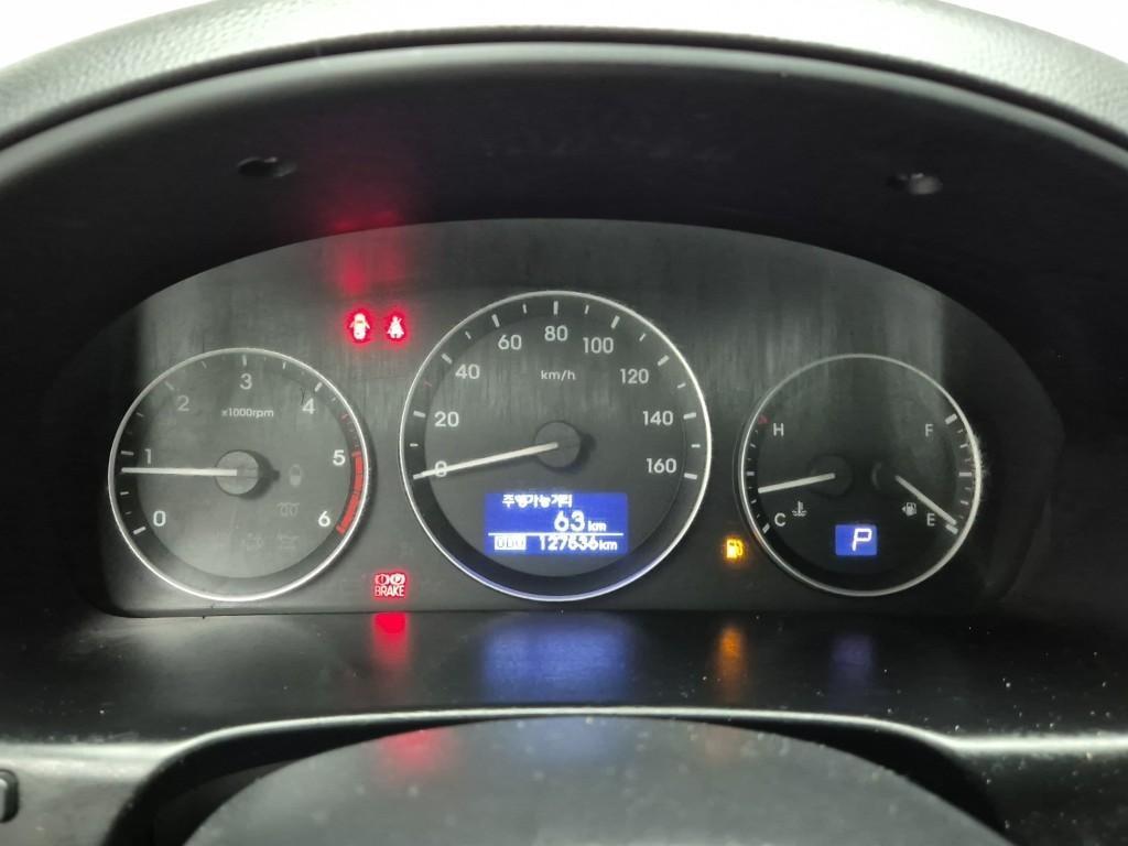 HYUNDAI Starex - Vista 6