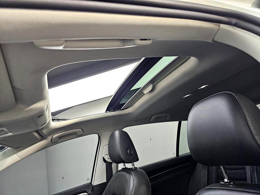 Volkswagen Golf - Vista 12