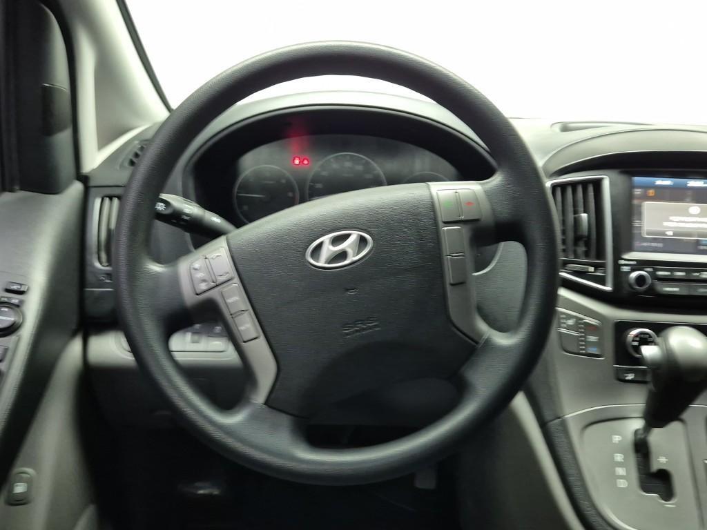HYUNDAI Starex - Vista 9