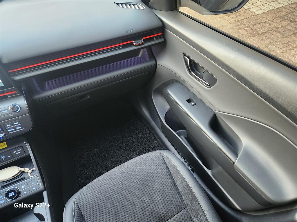 HYUNDAI Kona - Vista 8