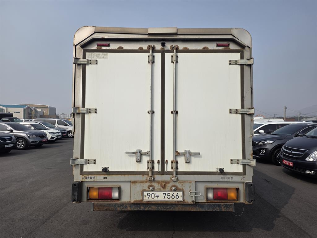 medium and large cargo truck - Vista 4