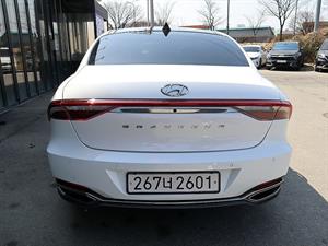 HYUNDAI Grandeur - Vista 8