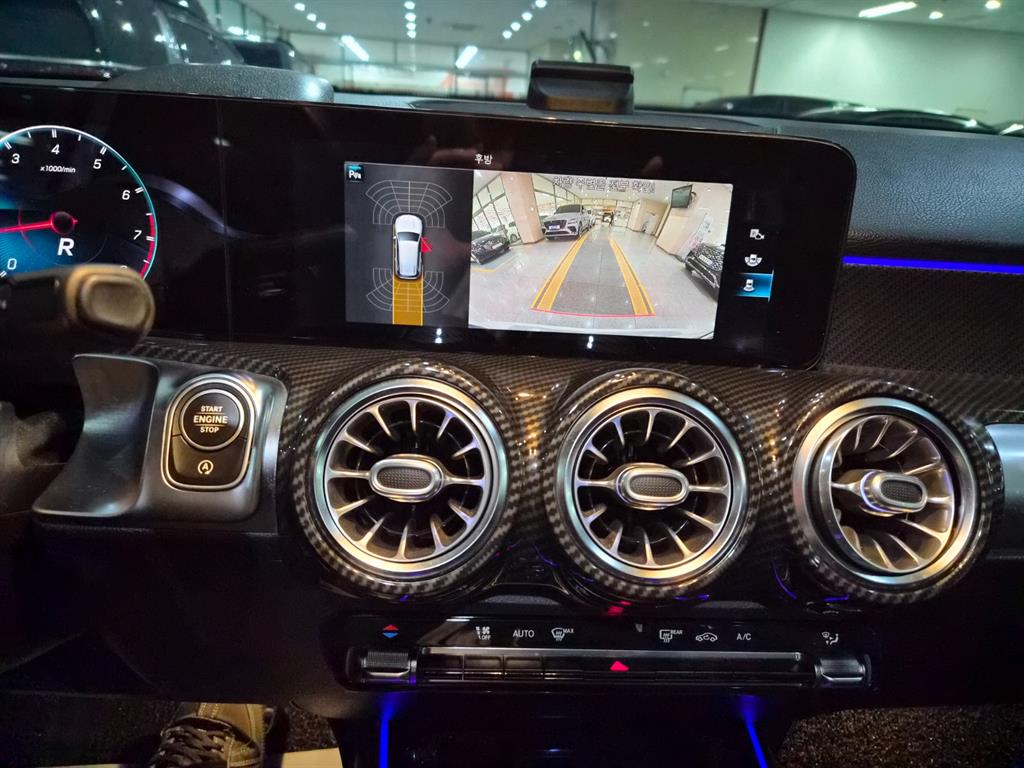 Mercedes Benz GLB Class - Vista 11