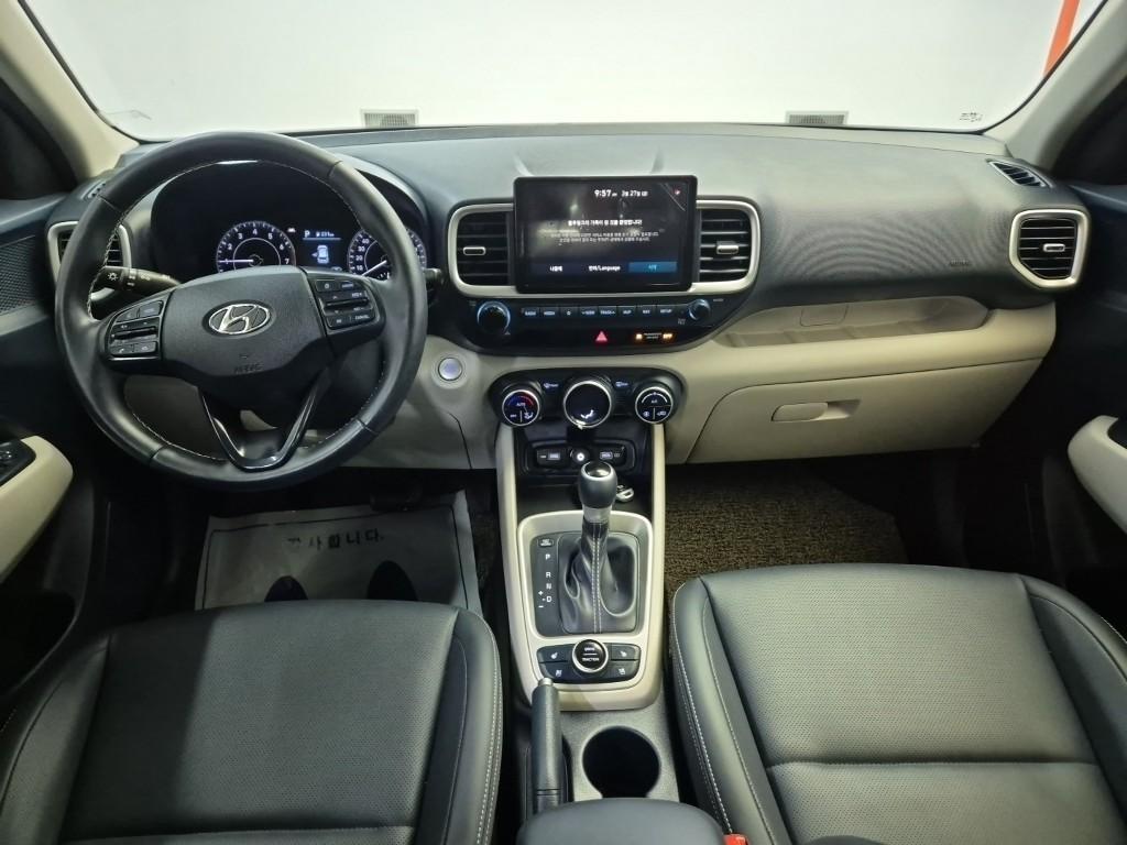 HYUNDAI Venue - Vista 6
