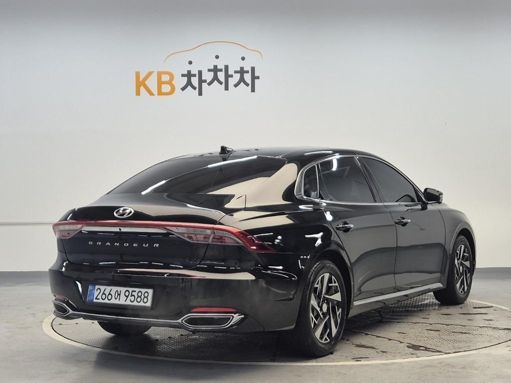 HYUNDAI Grandeur - Vista 4