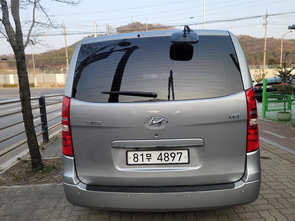HYUNDAI Starex - Vista 5