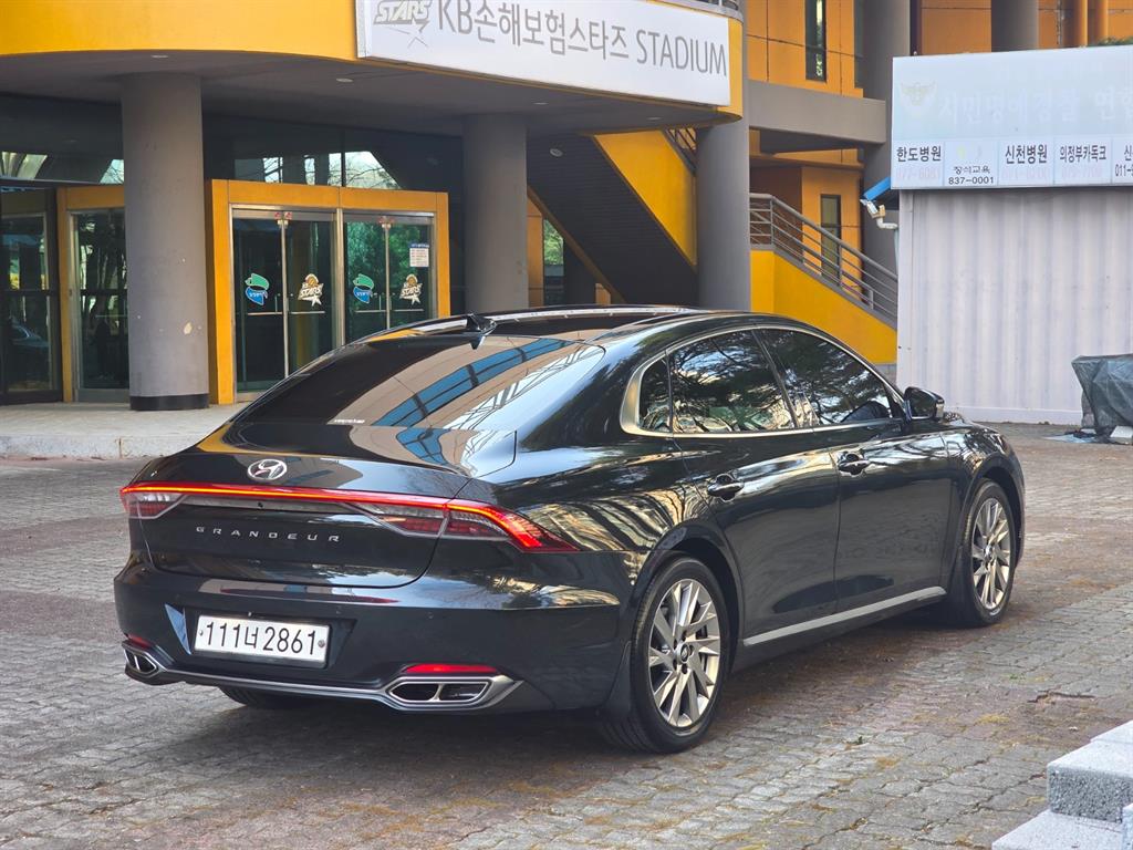 HYUNDAI Grandeur - Vista 7