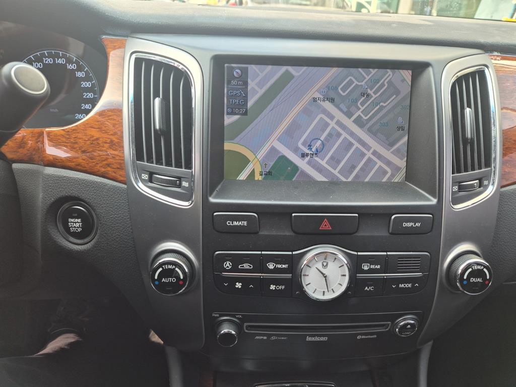 HYUNDAI Equus - Vista 9