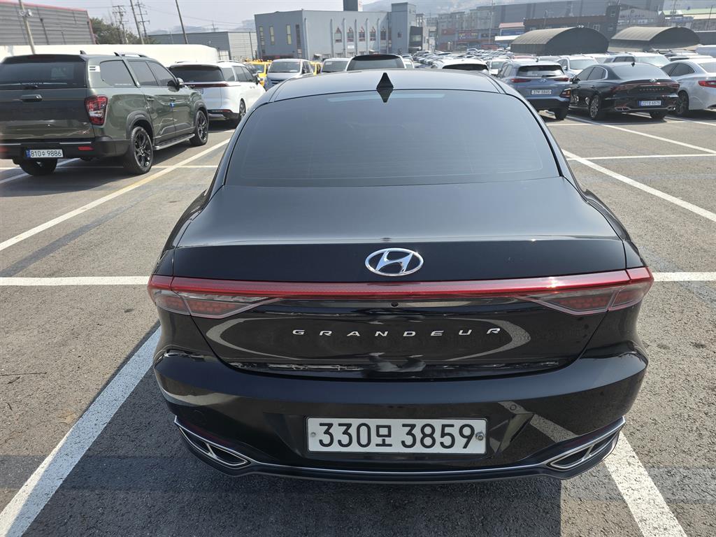 HYUNDAI Grandeur - Vista 5