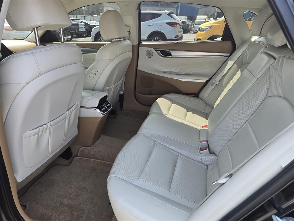 HYUNDAI Grandeur - Vista 8