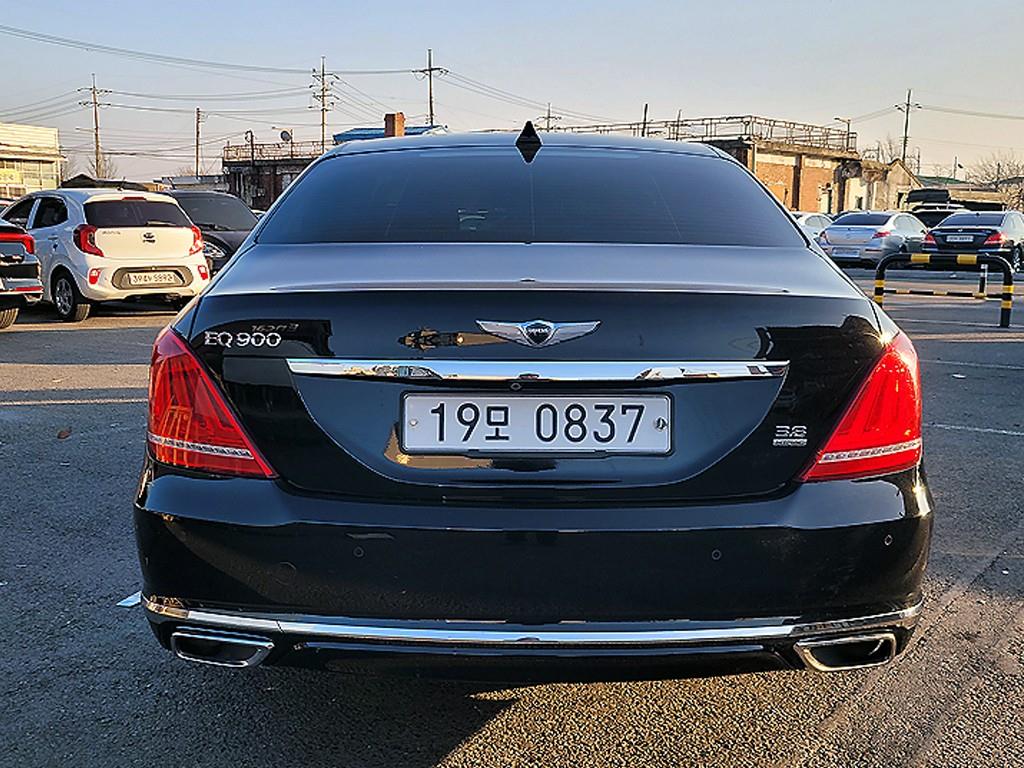 Genesis EQ900 - Vista 3