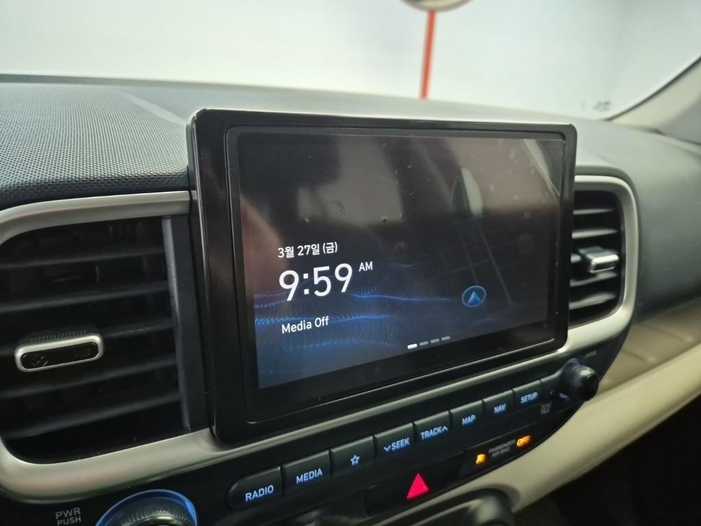 HYUNDAI Venue - Vista 10