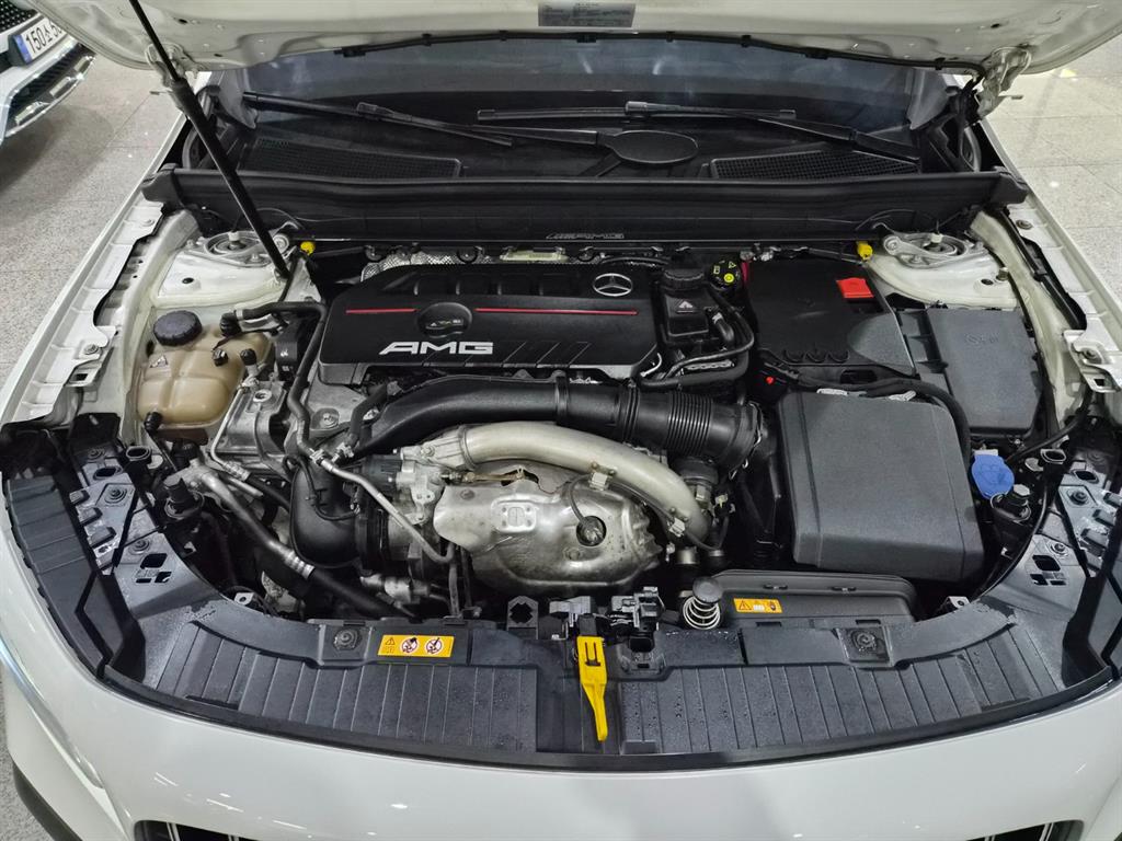 Mercedes Benz GLB Class - Vista 6