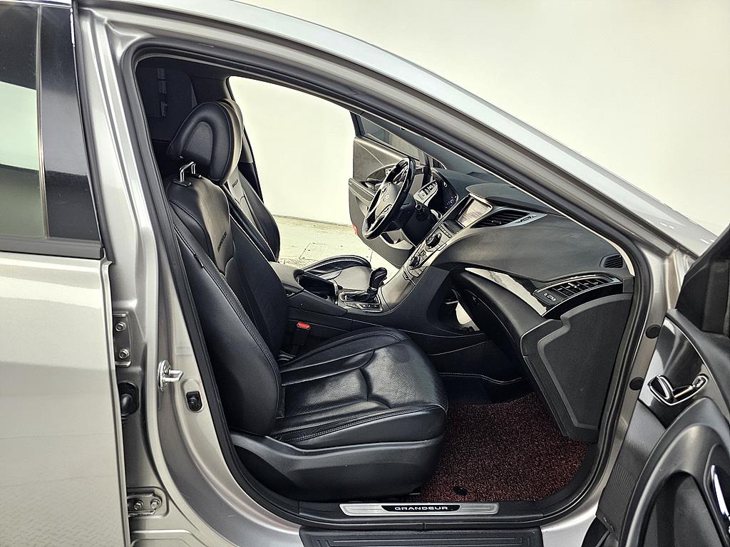 HYUNDAI Grandeur - Vista 11