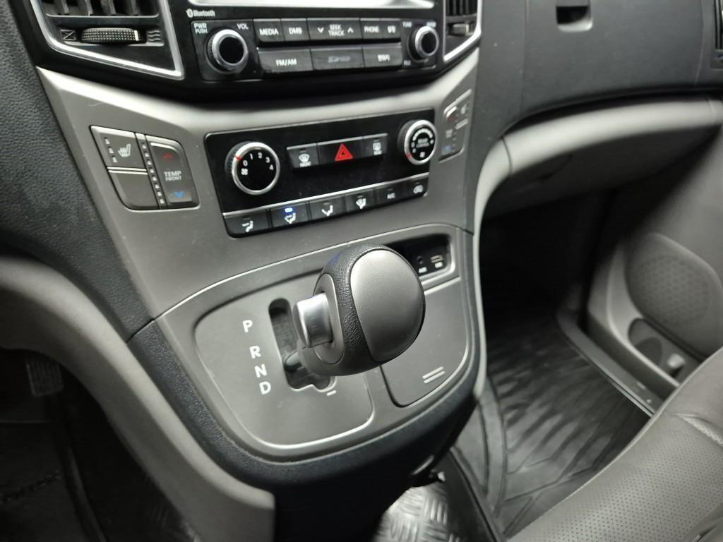 HYUNDAI Starex - Vista 8