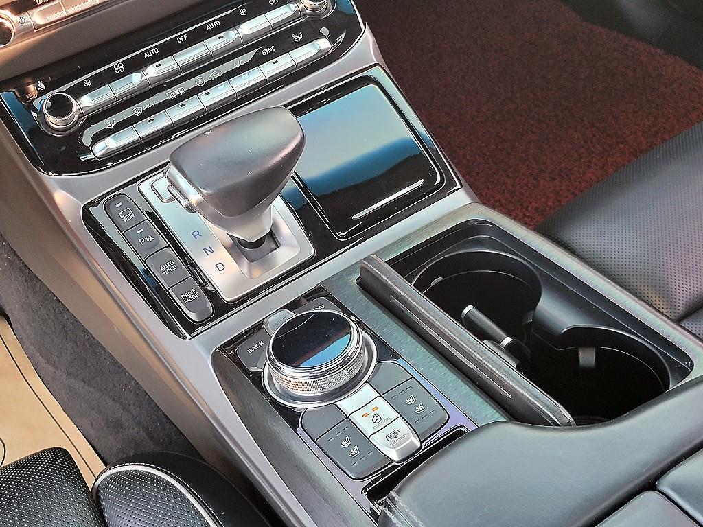 Genesis EQ900 - Vista 11