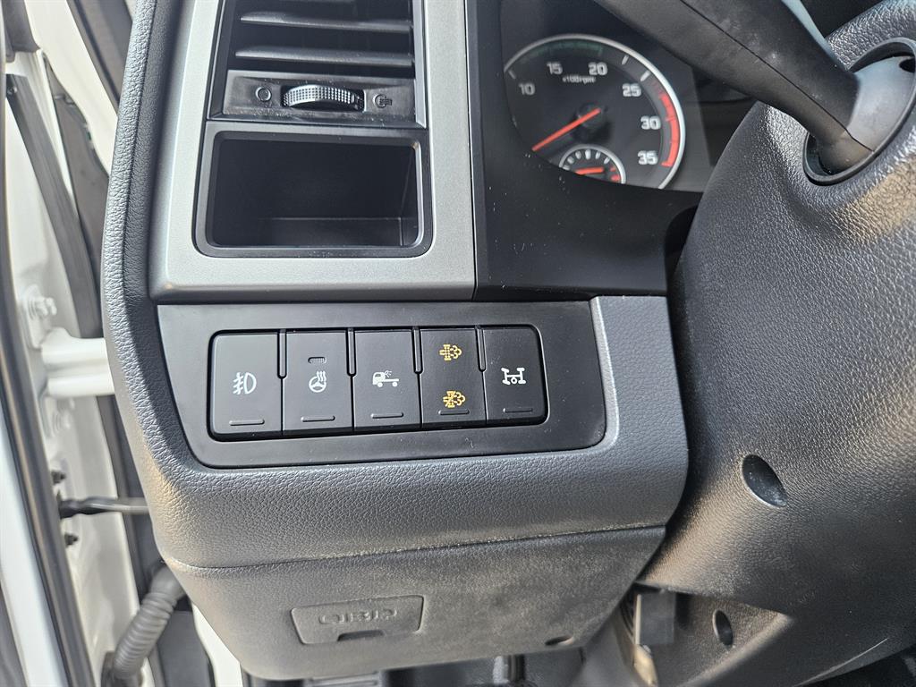 medium and large cargo truck - Vista 11