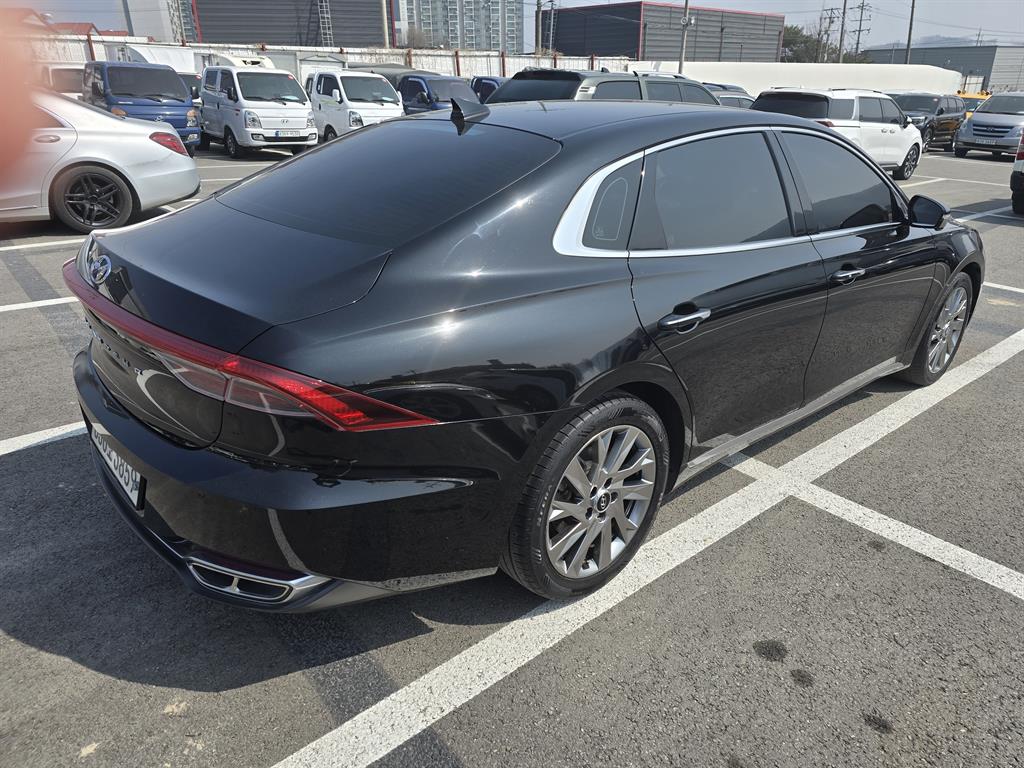 HYUNDAI Grandeur - Vista 6