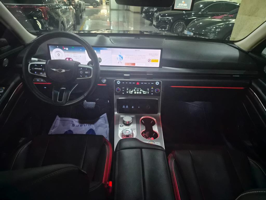 Genesis GV80 - Vista 8