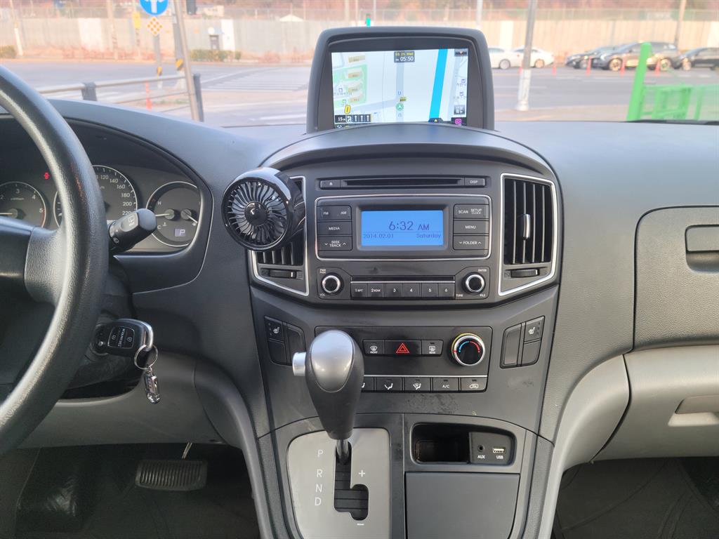 HYUNDAI Starex 2017 Plateado - Importación desde Corea - HF Imports Iquique - Foto 13