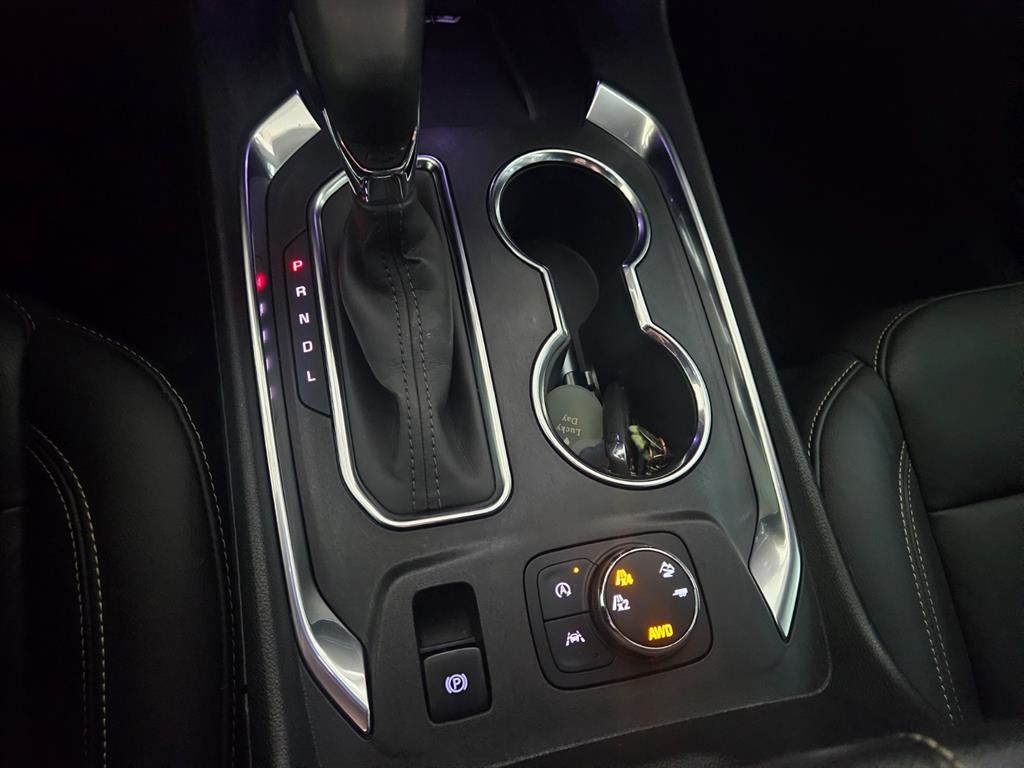 Chevrolet Travers - Vista 12