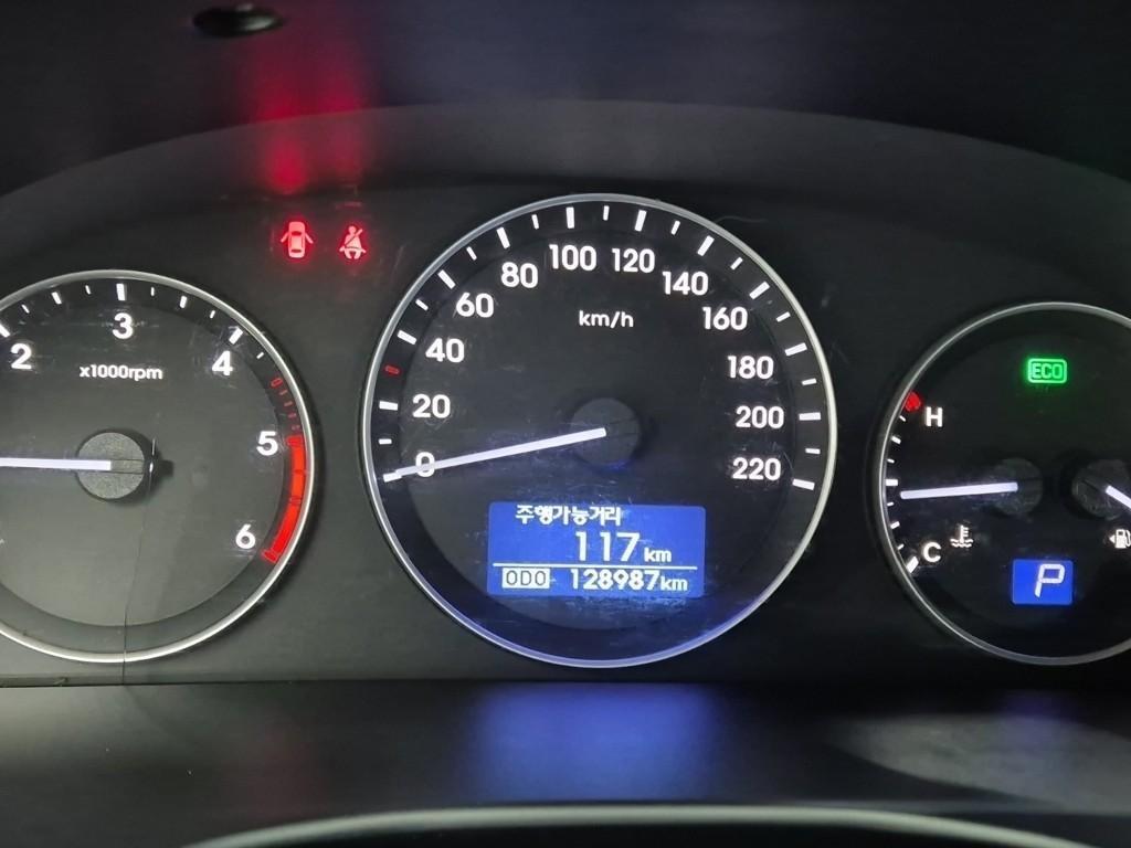 HYUNDAI Starex - Vista 6