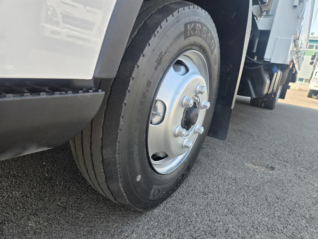 medium and large cargo truck - Vista 9