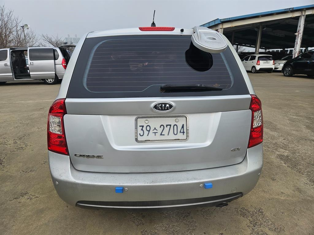 KIA Carens - Vista 6