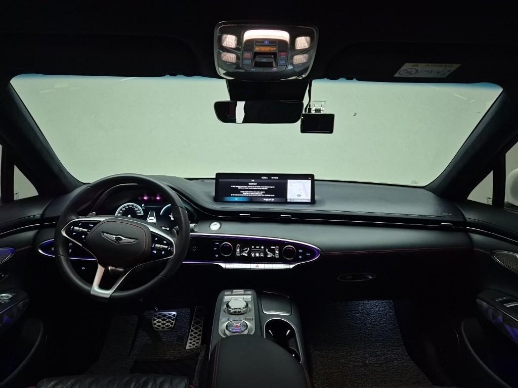 Genesis GV70 - Vista 7