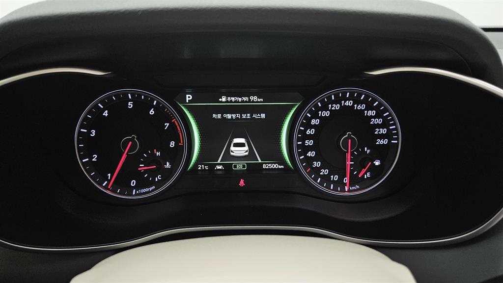 Genesis G70 - Vista 8