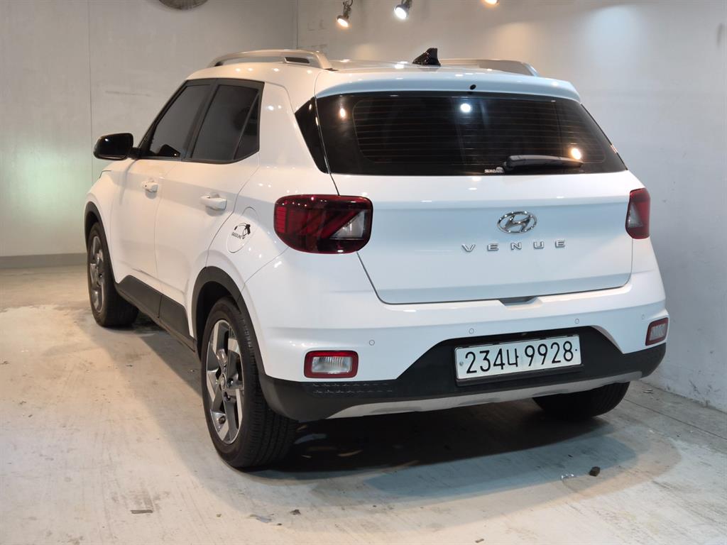 HYUNDAI Venue - Vista 4