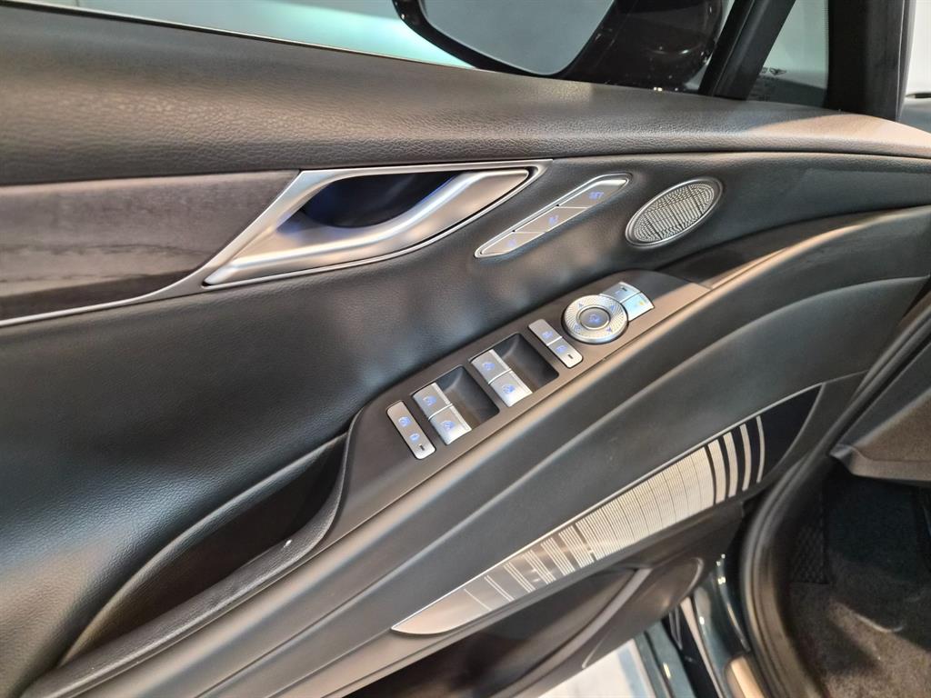 Genesis G80 - Vista 12