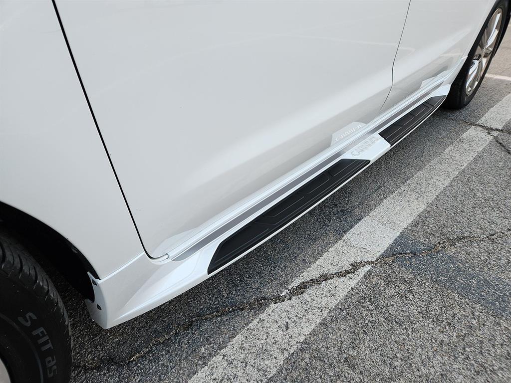 KIA Carnival - Vista 8