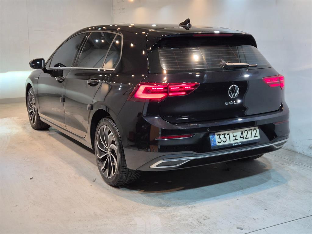 Volkswagen Golf - Vista 4