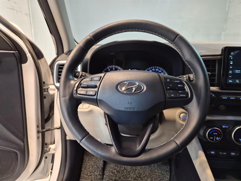 HYUNDAI Venue - Vista 9