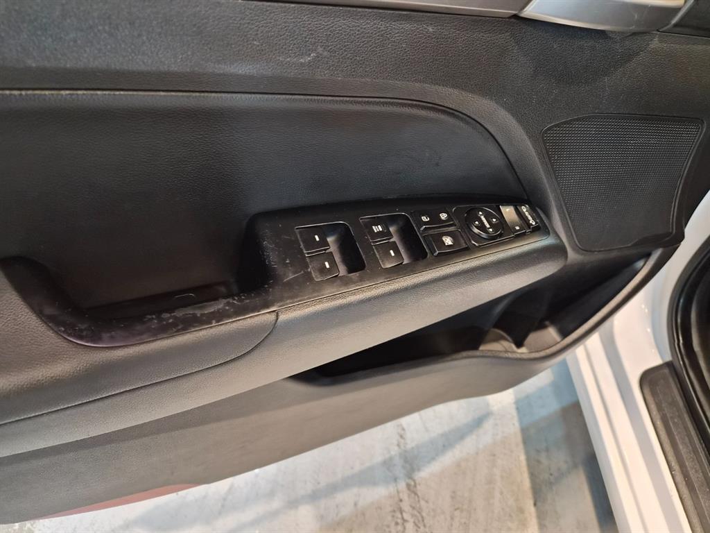 HYUNDAI Avante - Vista 10