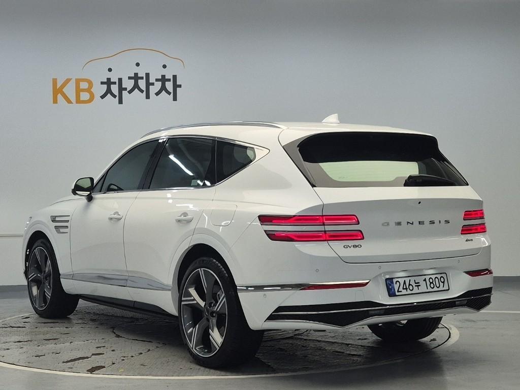 Genesis GV80 - Vista 5