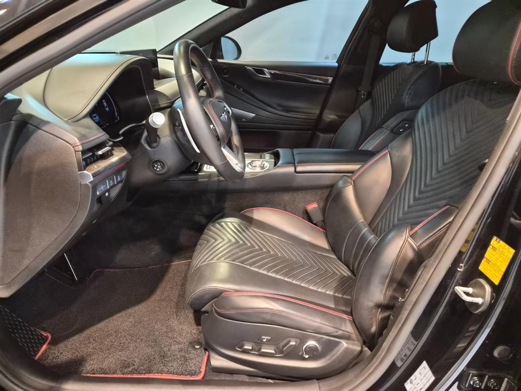 Genesis G80 - Vista 9