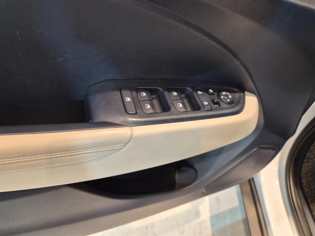 HYUNDAI Venue - Vista 11