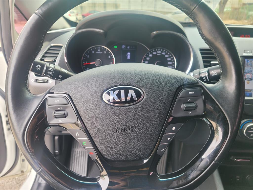 KIA K3 2017 Blanco - Importación desde Corea - HF Imports Iquique - Foto 16