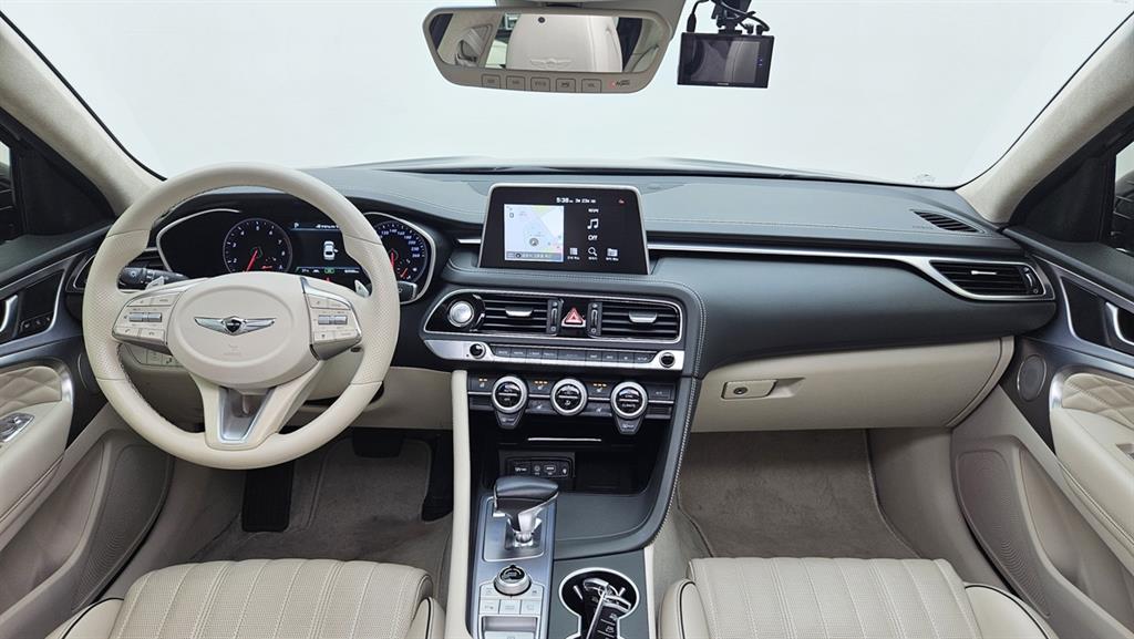 Genesis G70 - Vista 7