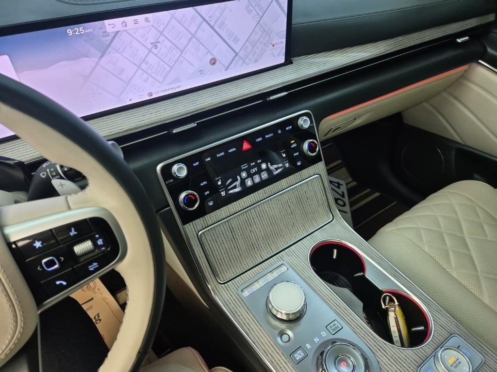 Genesis GV80 - Vista 7