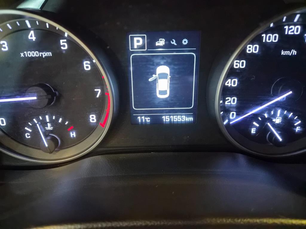 HYUNDAI Avante - Vista 12